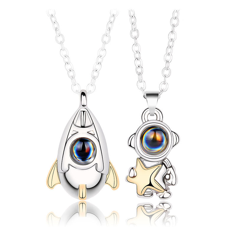 2 PCS Spaceman Couple Necklace 100 Languages 