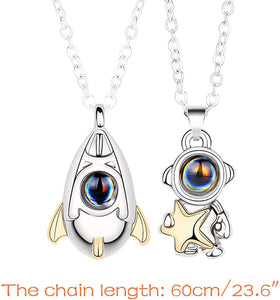 2 PCS Spaceman Couple Necklace 100 Languages "I Love You "